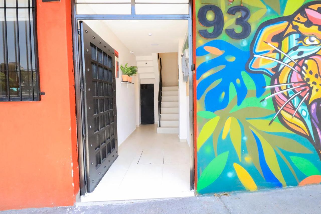 ホテル Colmena Monterrey メキシコシティ エクステリア 写真