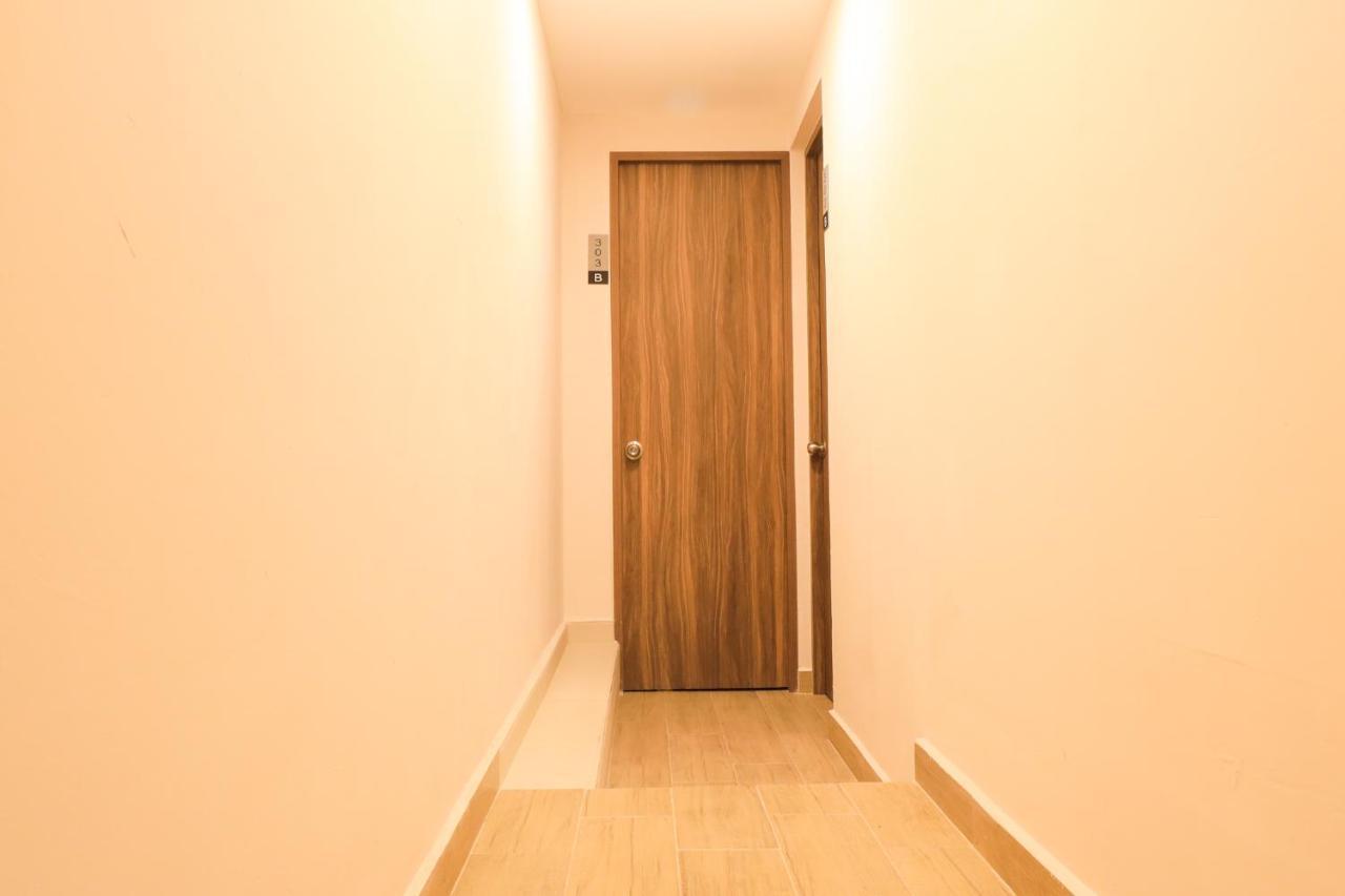 ホテル Colmena Monterrey メキシコシティ エクステリア 写真