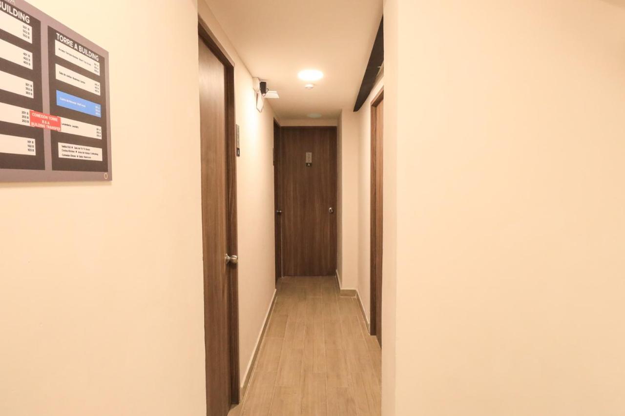 ホテル Colmena Monterrey メキシコシティ エクステリア 写真