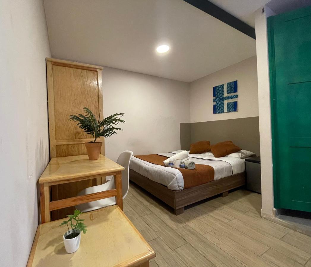ホテル Colmena Monterrey メキシコシティ エクステリア 写真